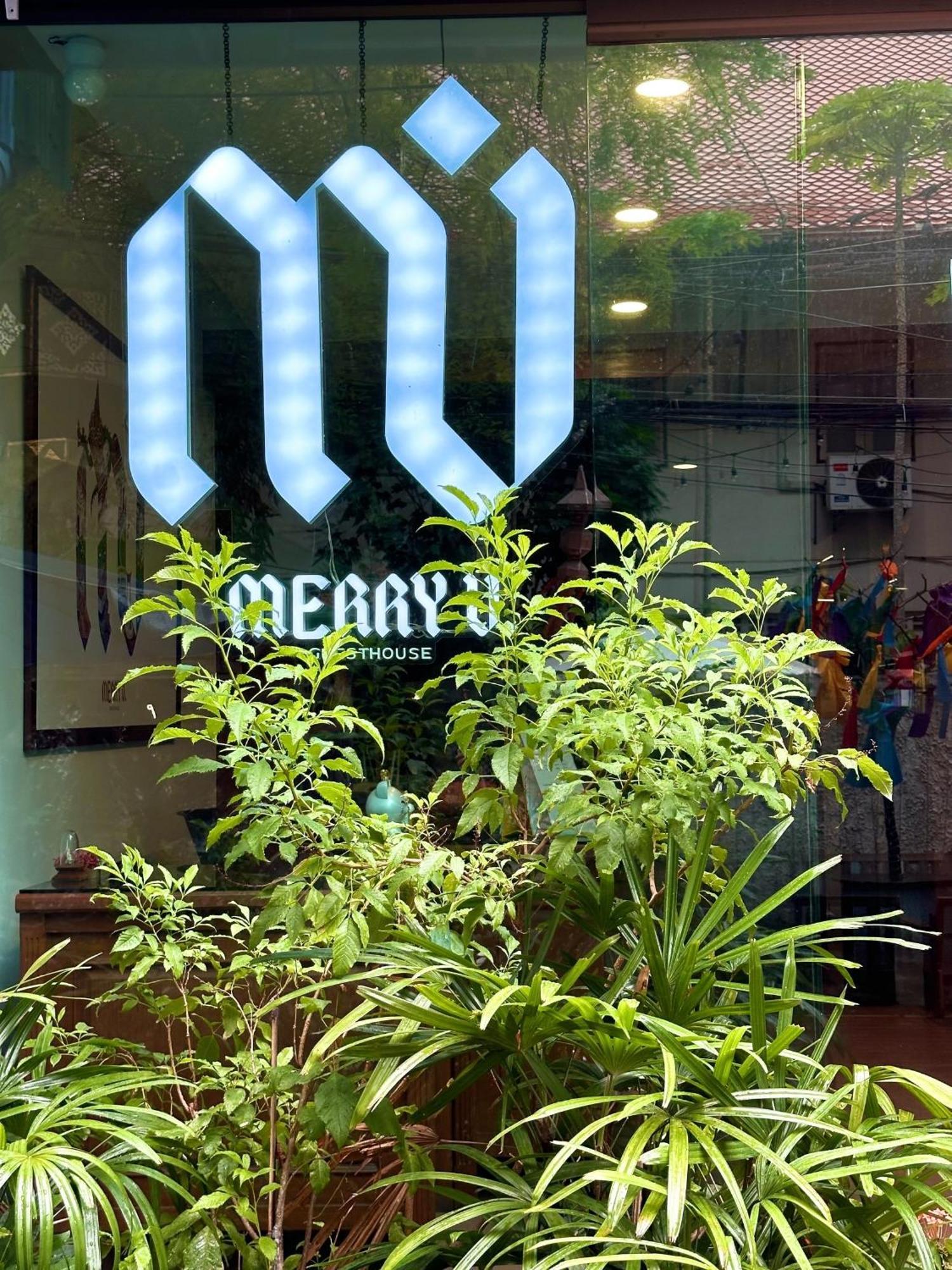 Merry V Guesthouse Bangkok Exterior photo